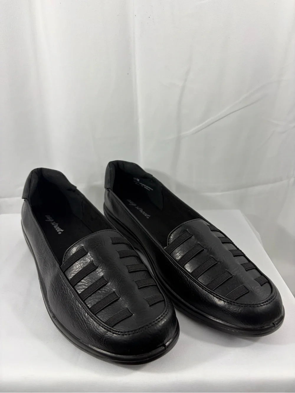NWT Easy Street Women's Size 11 Black Flats